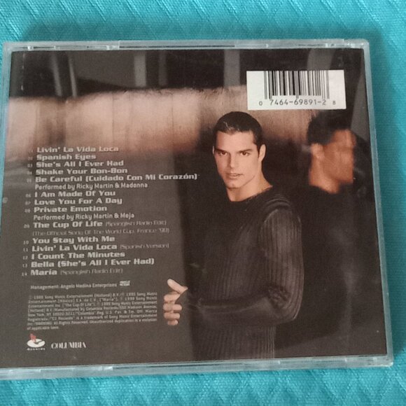 Ricky Martin CD - Picture 3 of 8